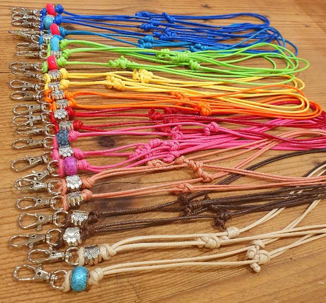 LACCETTO DA COLLO CON GANCIO E DECORAZIONE